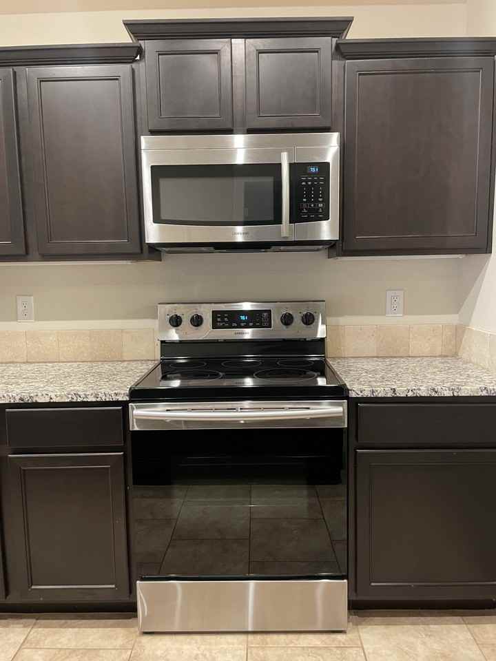 3718 Oakridge Avenue - Photo 2 of 23