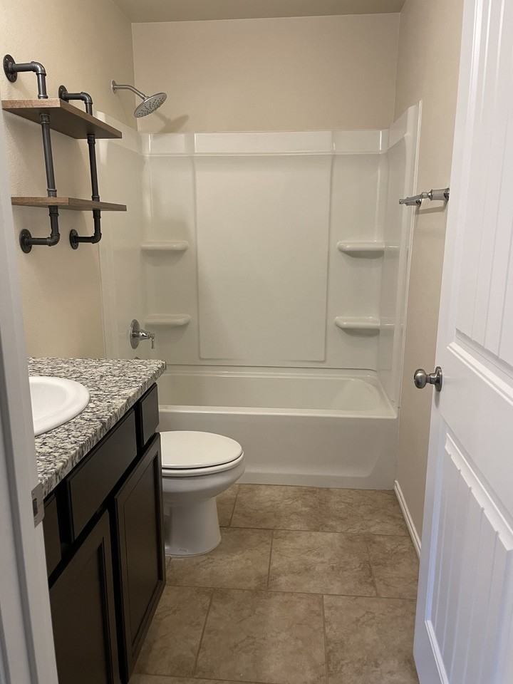 3718 Oakridge Avenue - Photo 7 of 23