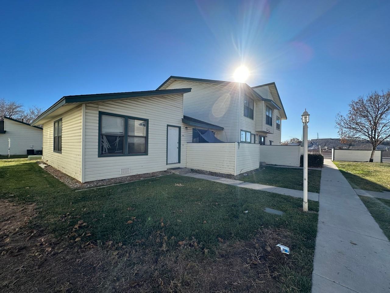 West D St. 4Plex (Betsy)   Call Rex for  repairs   HOA - Photo 3 of 4