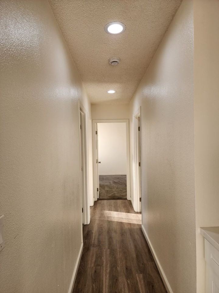 3758 Beyer Boulevard - Photo 6 of 10