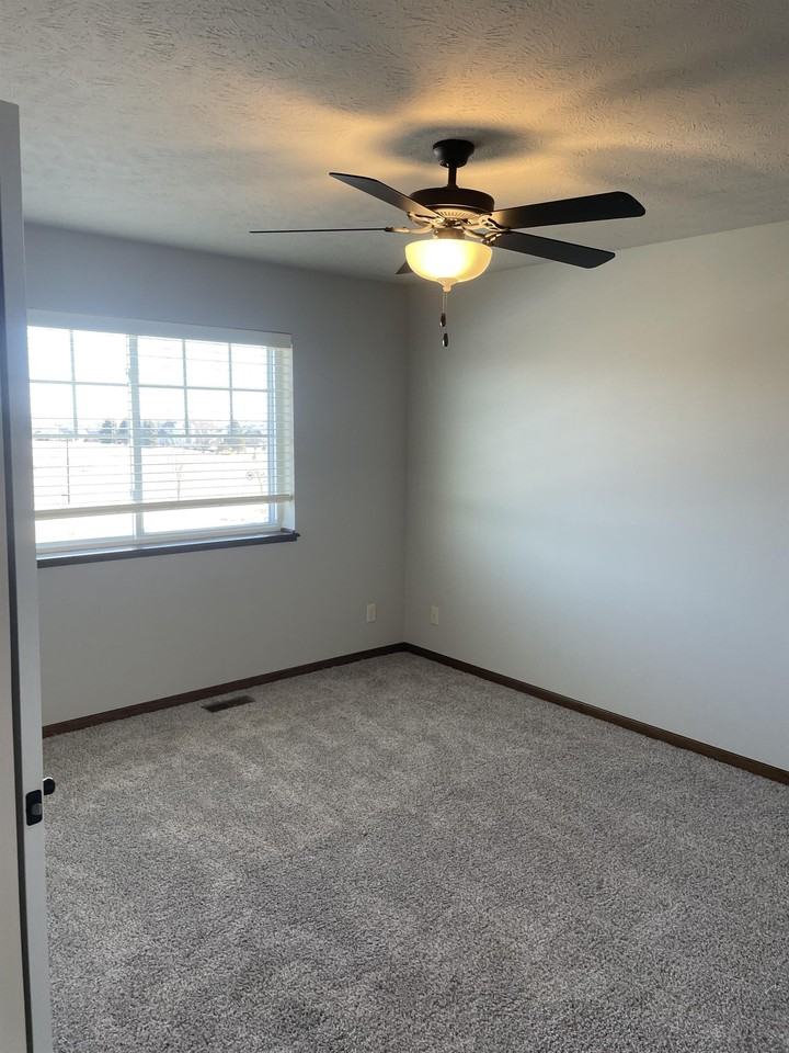 9240 Peregrine Rd #1 - Photo 6 of 28