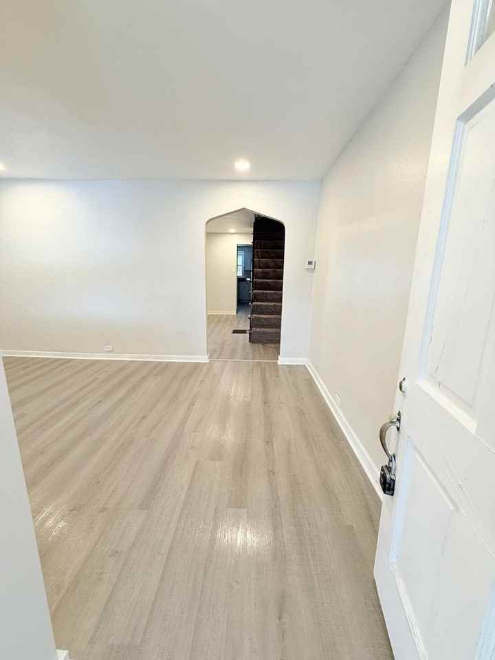 906 56th Street - Photo 4 of 18