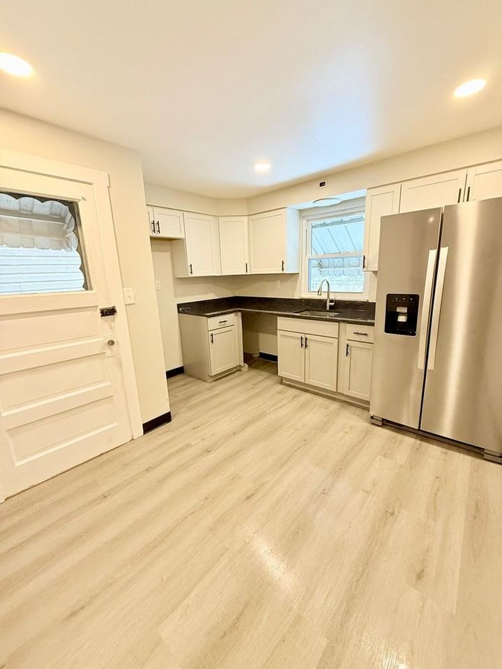 906 56th Street - Photo 2 of 18