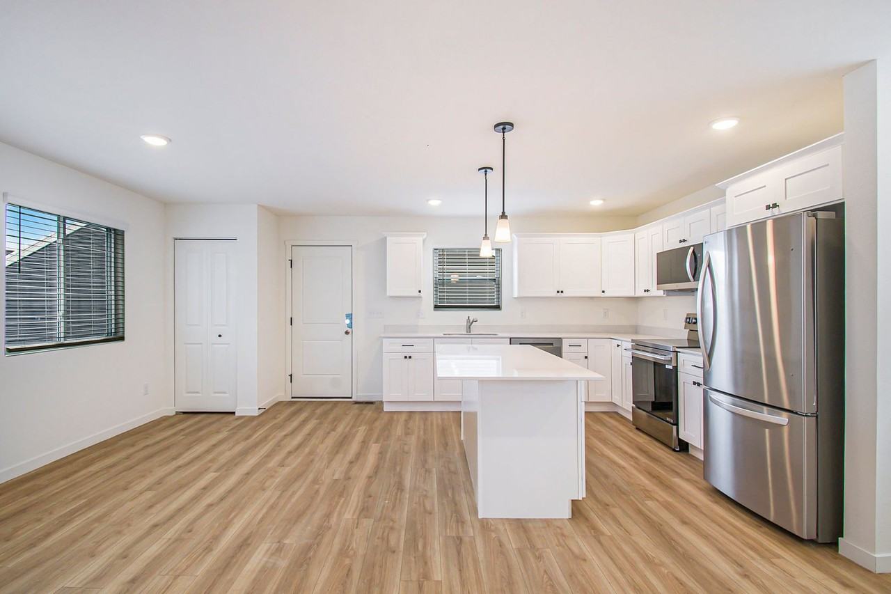 6205 Lansing - Photo 2 of 25