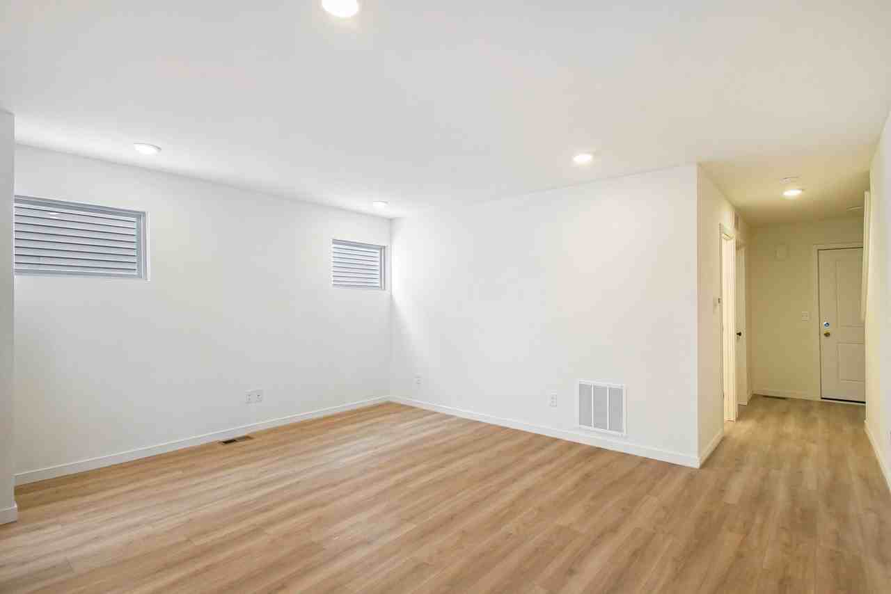 6205 Lansing - Photo 5 of 25