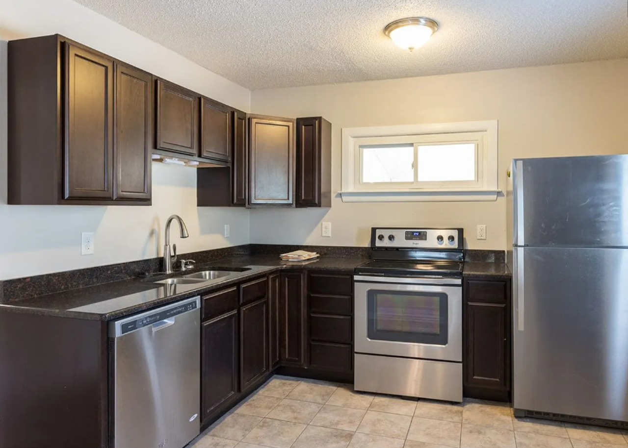 639 Dorothea Dr - Photo 2 of 7