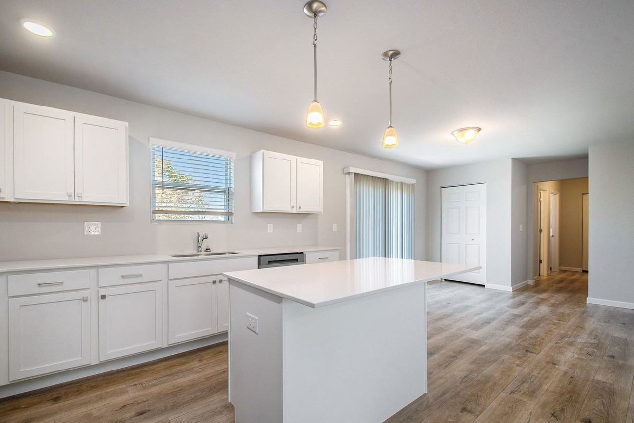 28 Mill Creek Avenue - Photo 4 of 23