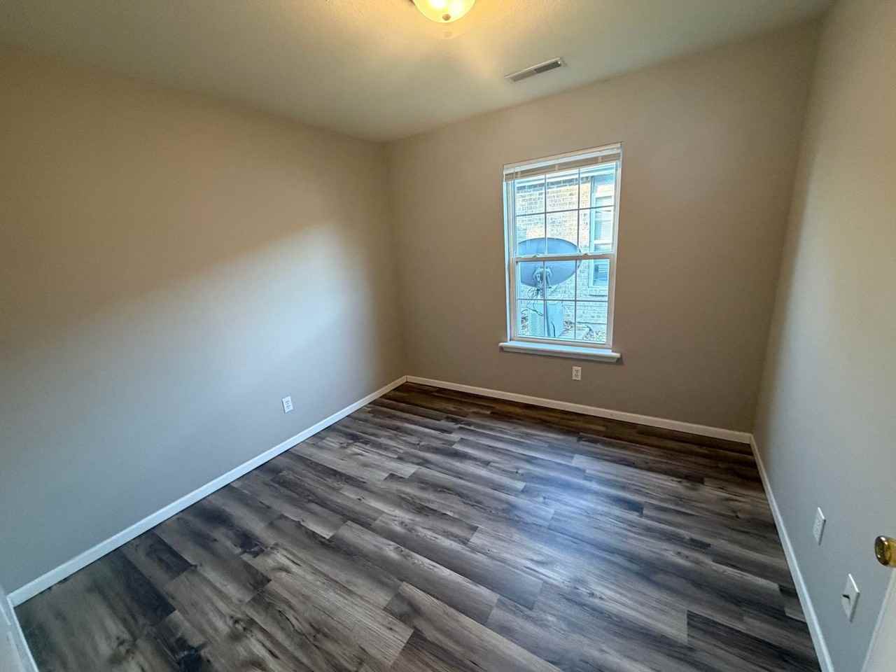 112 Elaine Avenue - Photo 3 of 16