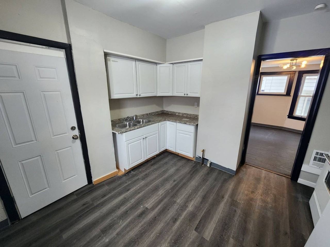 1264 E 111th St - Photo 3 of 25