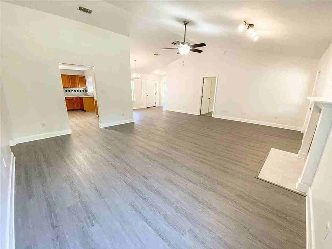 1301 Sumerlin Dr - Photo 6 of 17