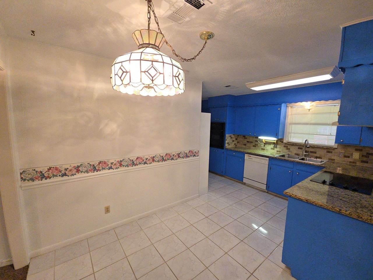 1206 Crescent Boulevard - Photo 7 of 33