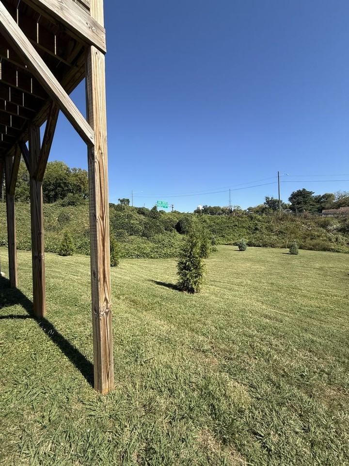 1433 W 4th St - Photo 2 of 13