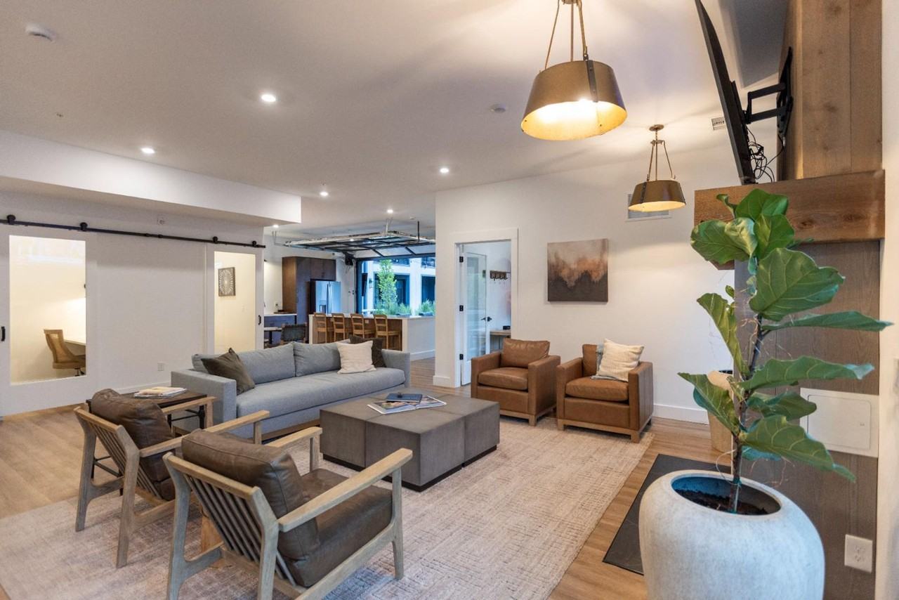 4060 Walton Creek Rd - Photo 5 of 50