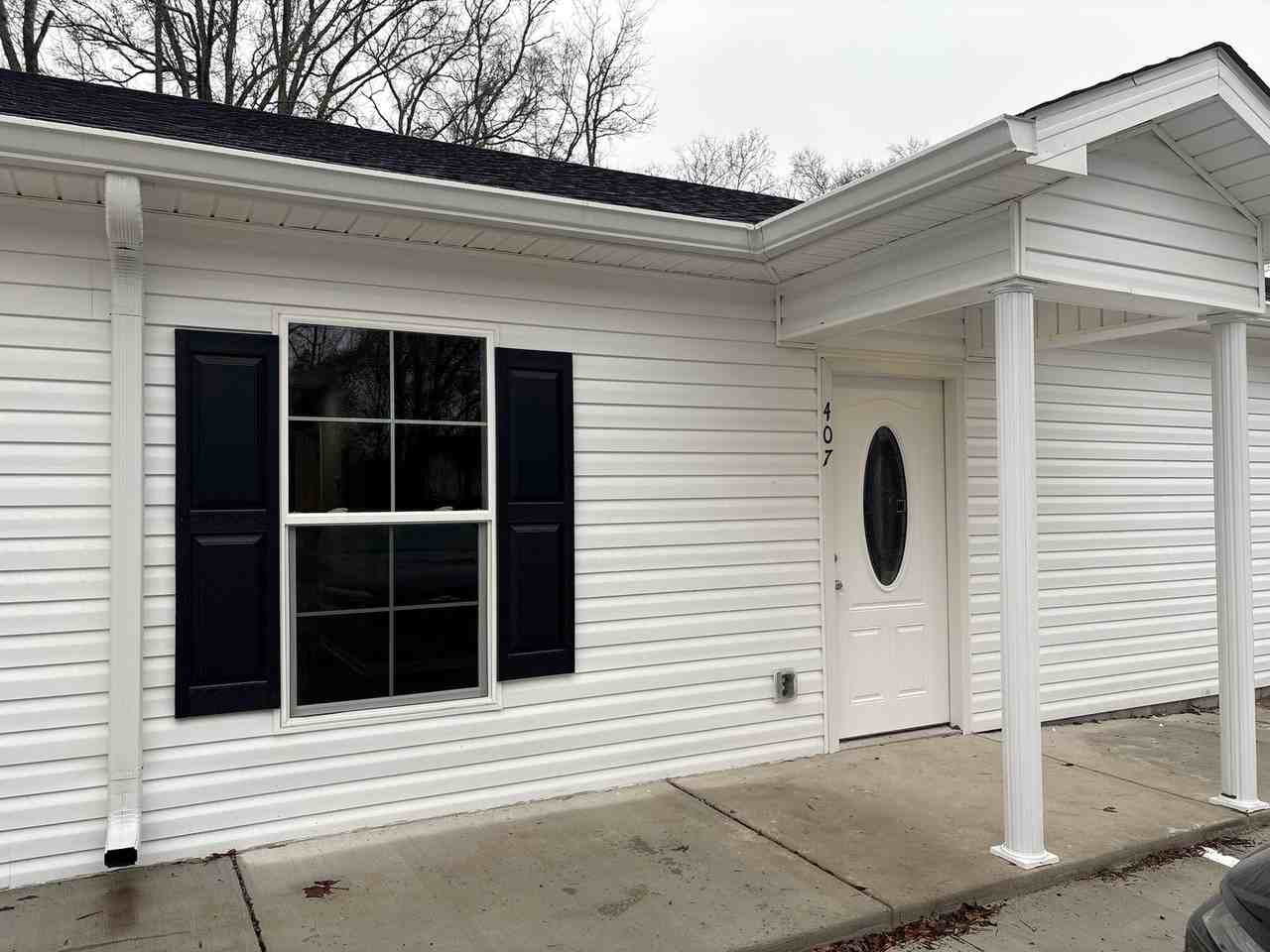 407 West Waggoner Street - Photo 2 of 19