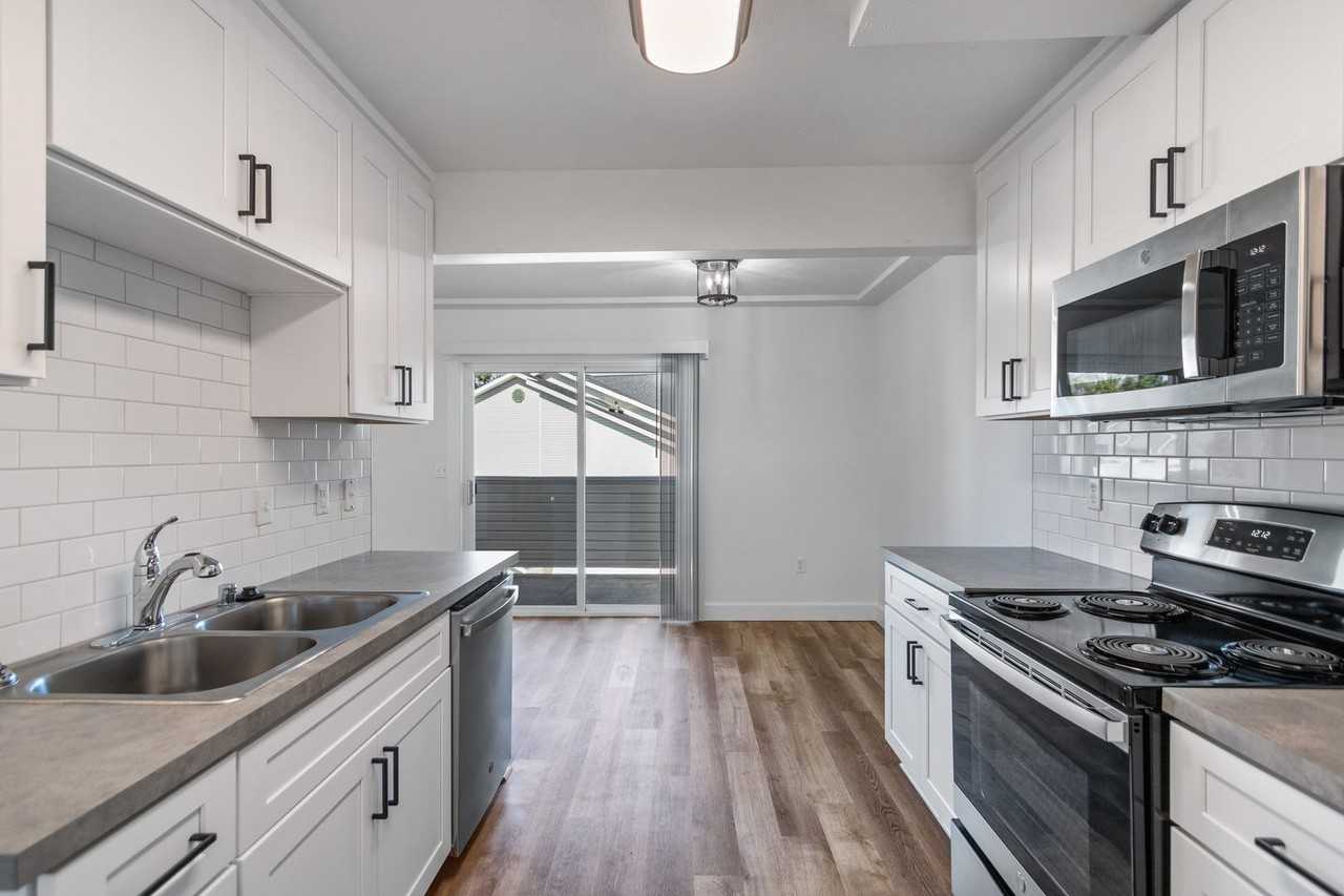 Castlegate Apartments - Photo 4 of 7