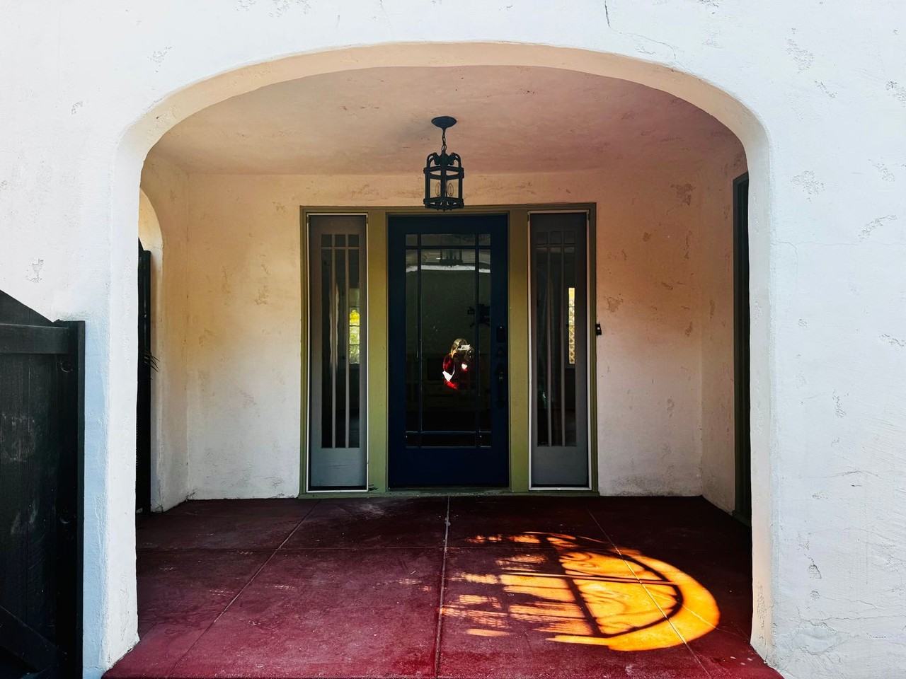 2521 East 17th Street - Photo 2 of 26