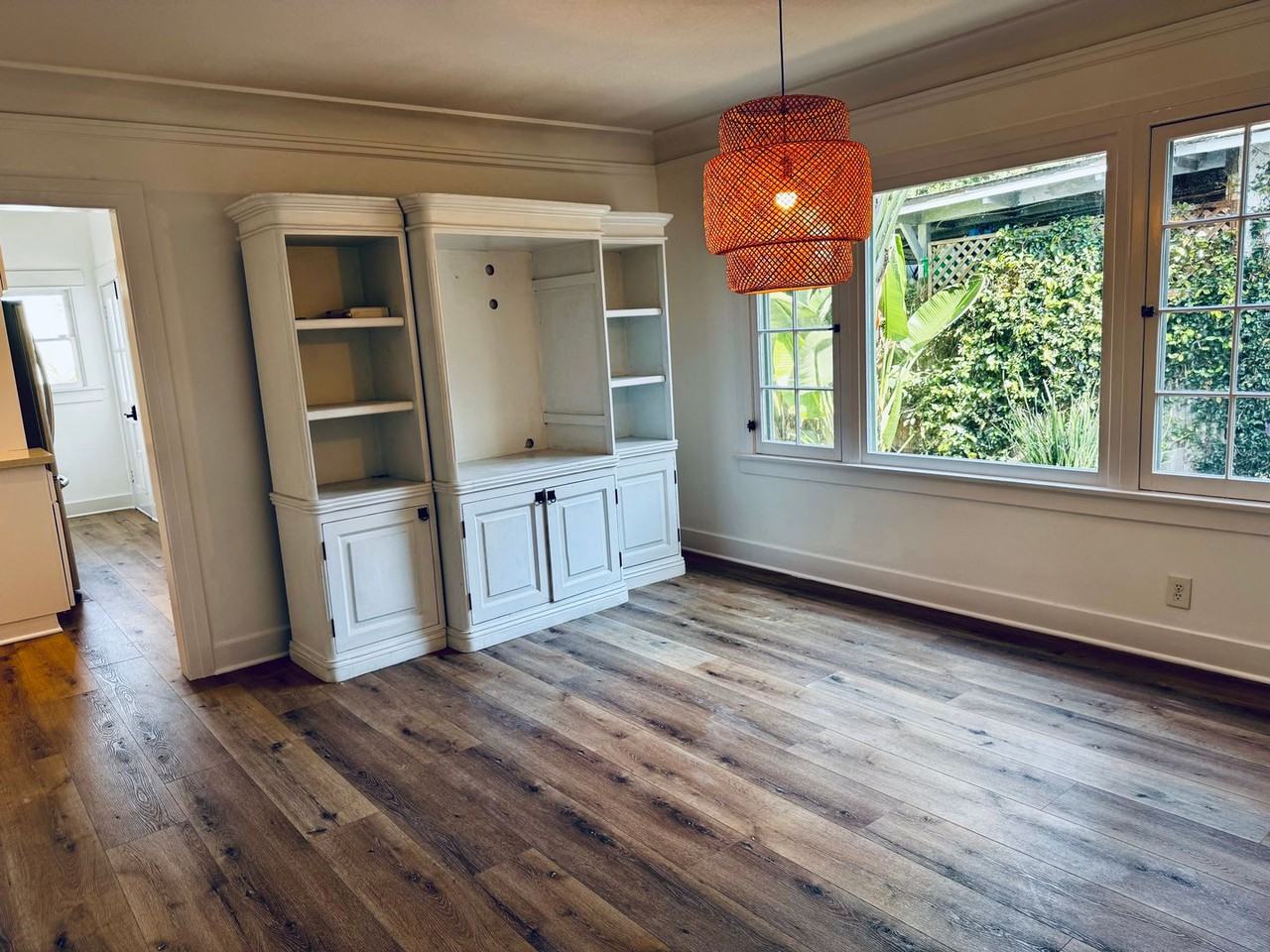 2521 East 17th Street - Photo 4 of 26