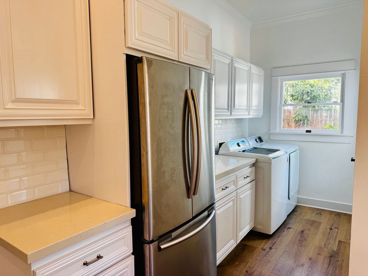 2521 East 17th Street - Photo 7 of 26