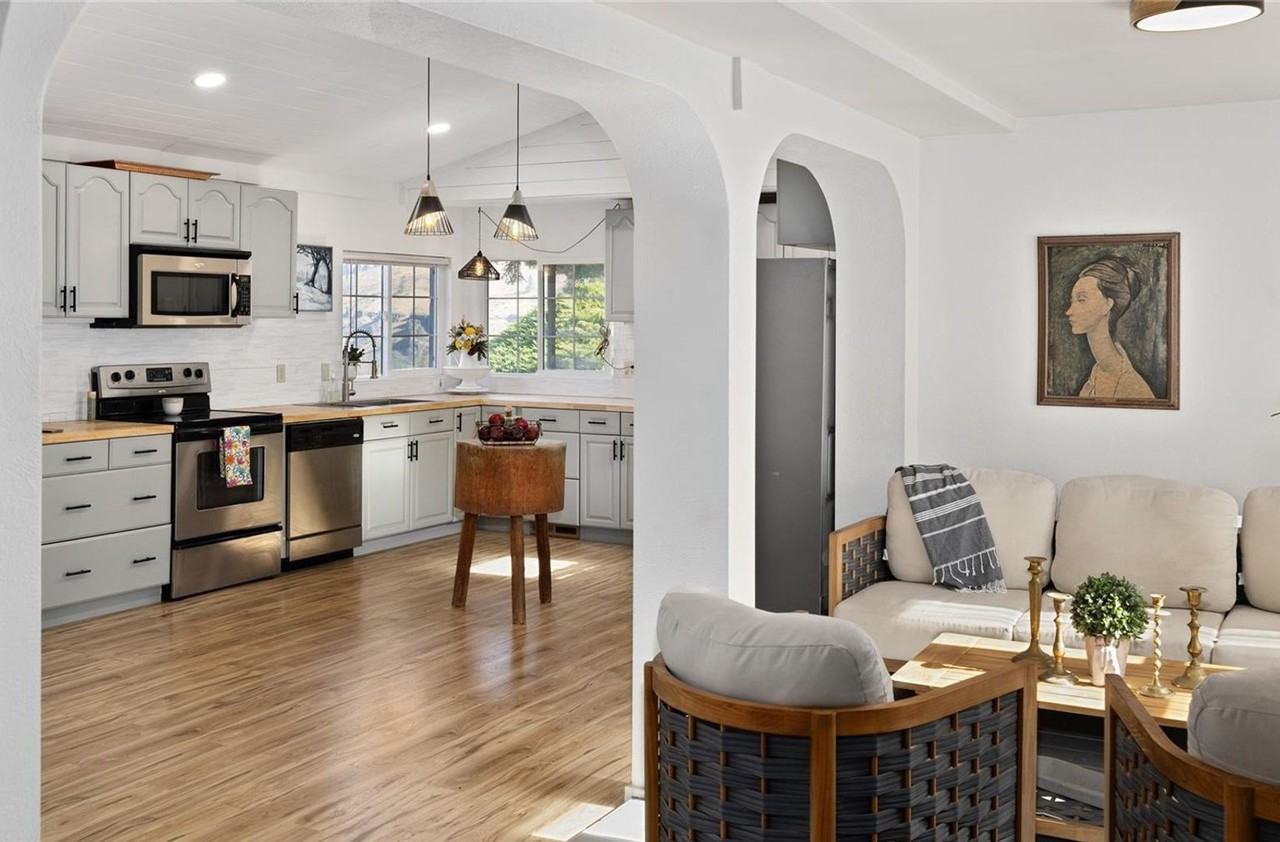 70 Loel Pl - Photo 2 of 24