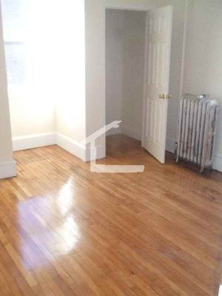 311 Saint Paul St - Photo 4 of 16