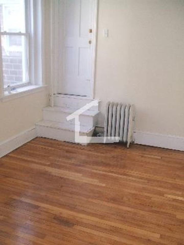 311 Saint Paul St - Photo 6 of 16