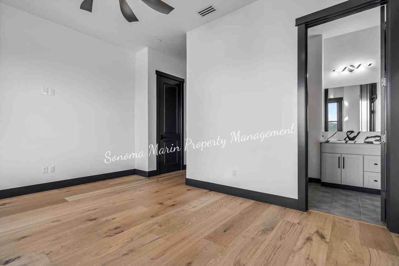 3938 Shelter Glen Way - Photo 5 of 32