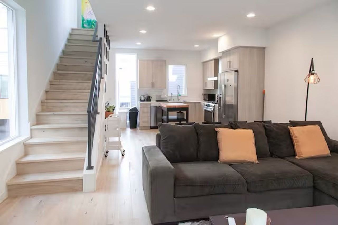 8819 Midvale Ave N #D - Photo 3 of 30