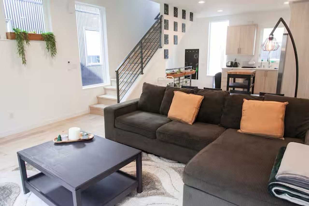 8819 Midvale Ave N #D