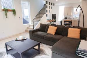 featured image of 8819 Midvale Avenue North #D