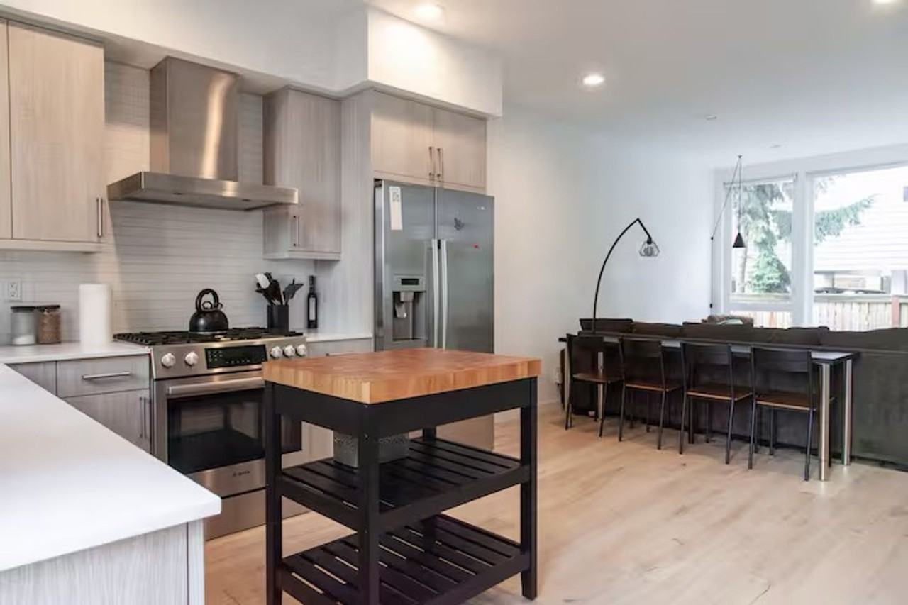 8819 Midvale Ave N #D - Photo 6 of 30