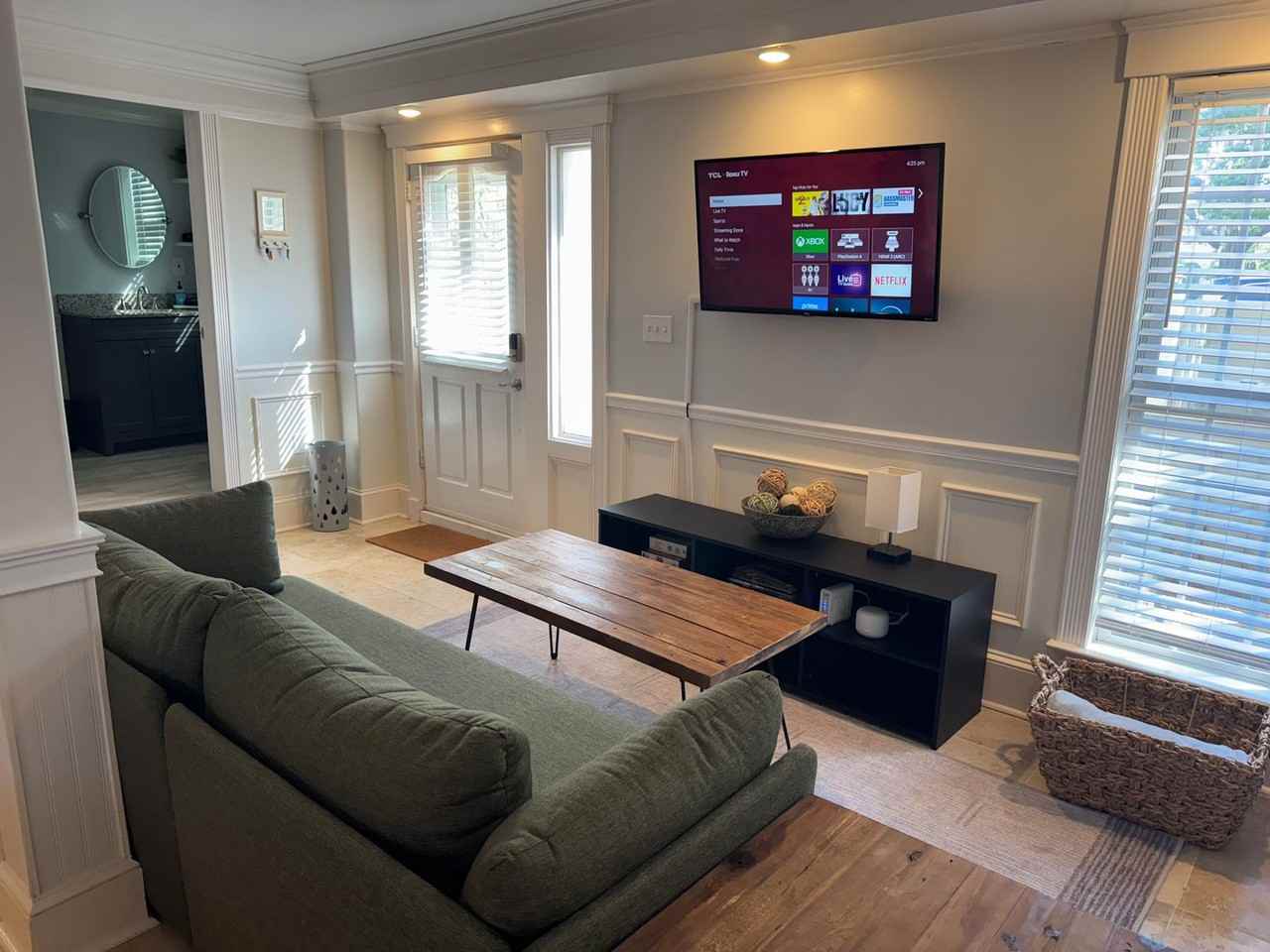 1010 E Victory Dr - Photo 4 of 17