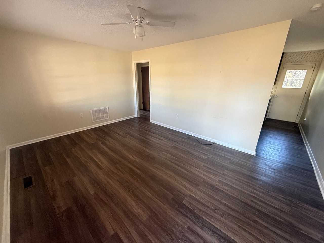 607 Smith Avenue - Photo 2 of 6