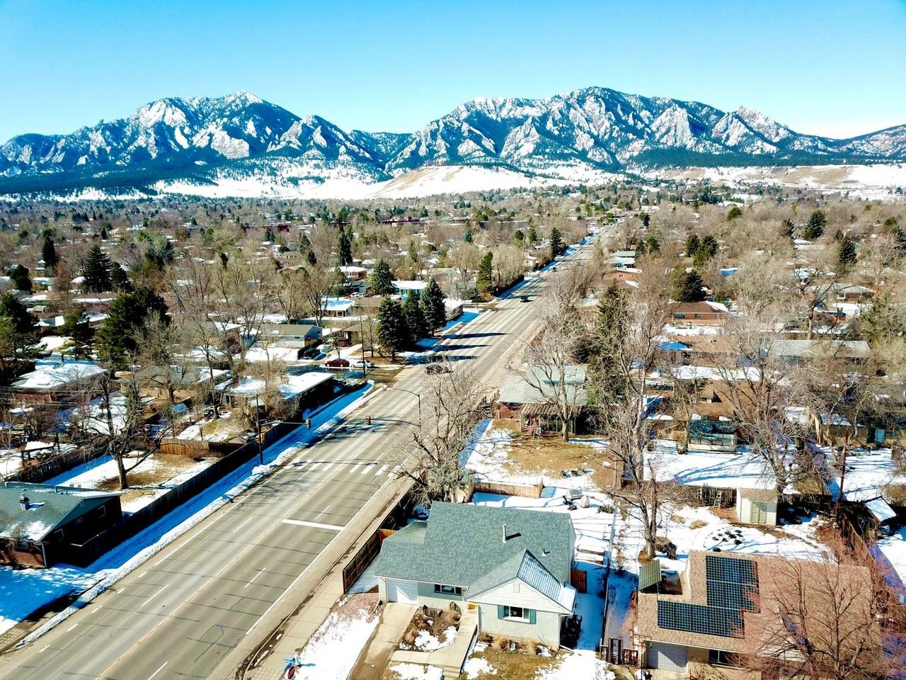 4585 Martin Drive - Photo 3 of 27