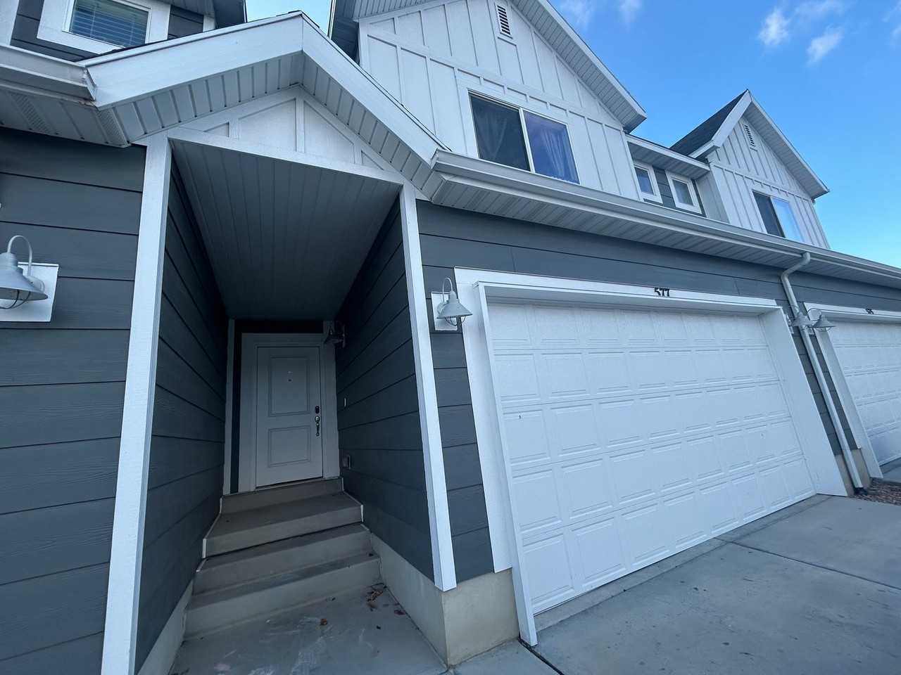 577 South Gooseneck Way - Photo 2 of 17