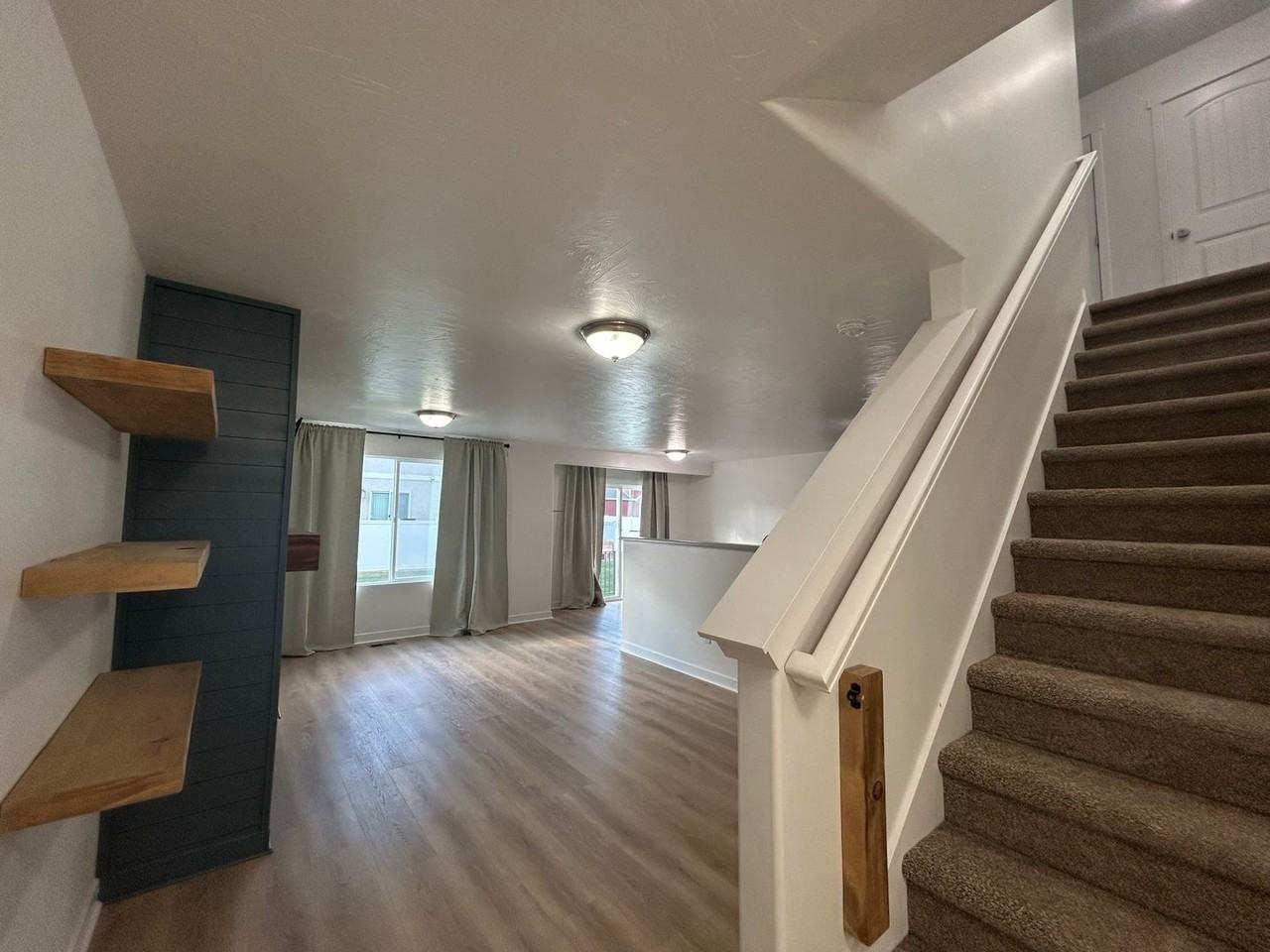 577 South Gooseneck Way - Photo 3 of 17