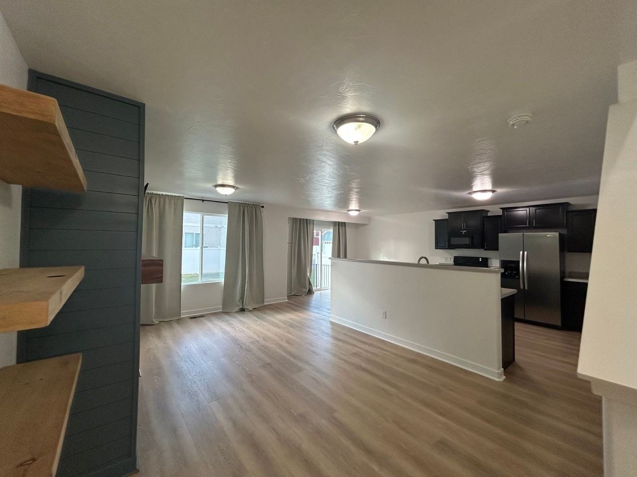 577 South Gooseneck Way - Photo 4 of 17