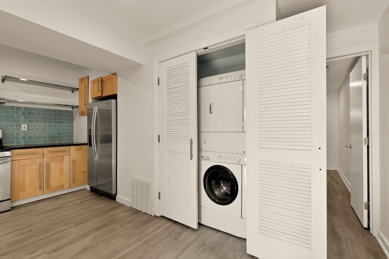 1716 Kenyon Street Northwest #B - Photo 6 of 26