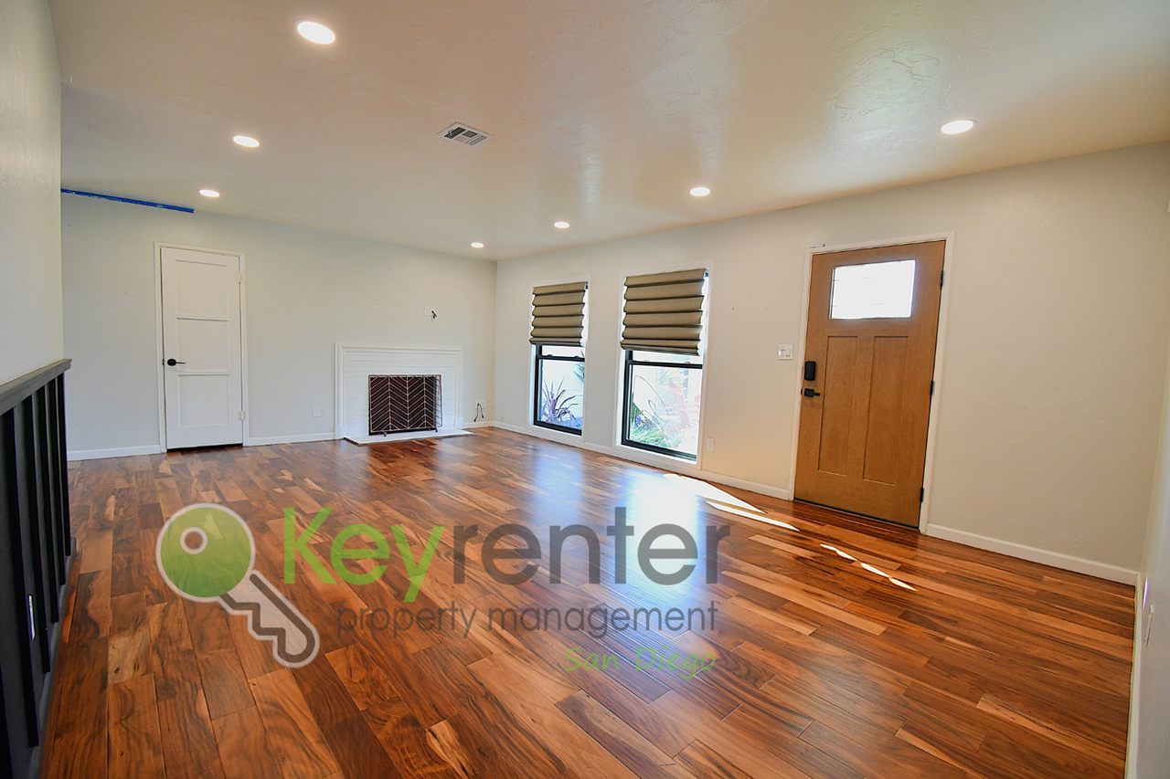 2877 Burgener Blvd - Photo 6 of 25