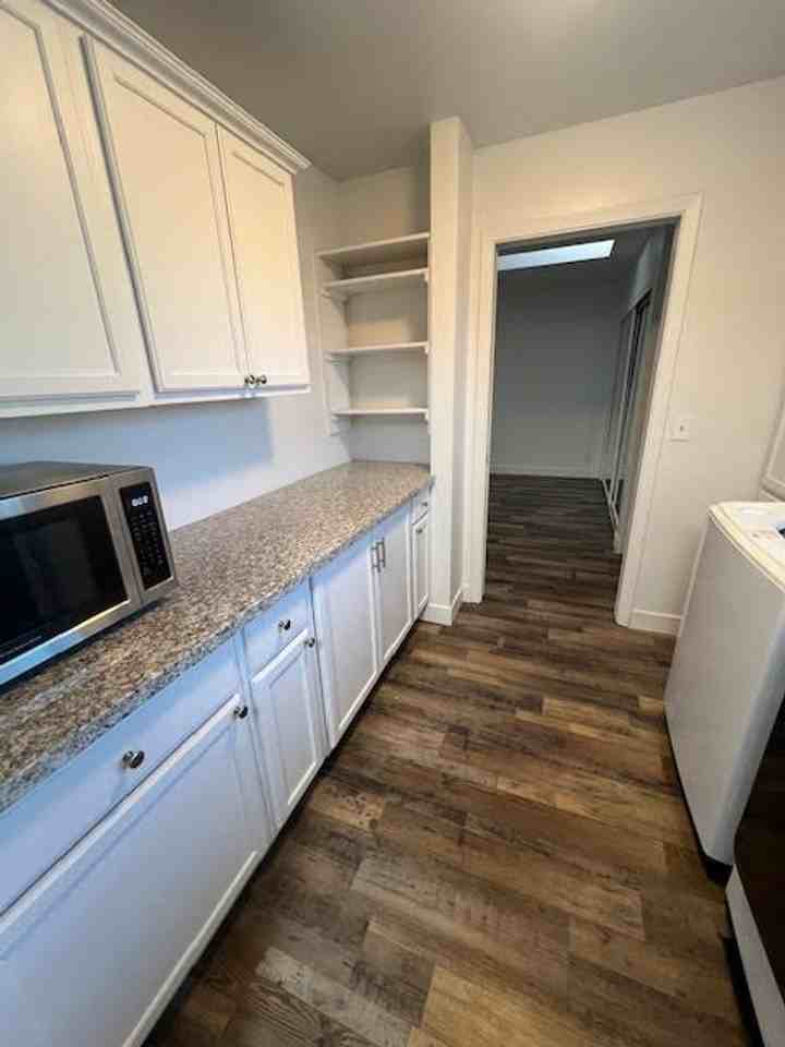 2670 Lennox Ln - Photo 6 of 20