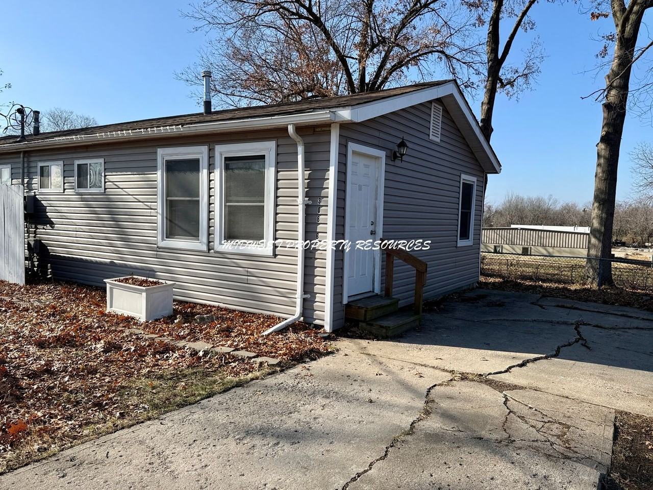 308 Central Street - Photo 2 of 12