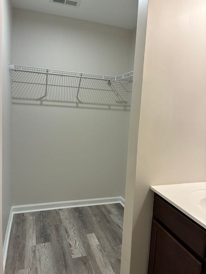 42 Honeylocust Circle - Photo 3 of 20