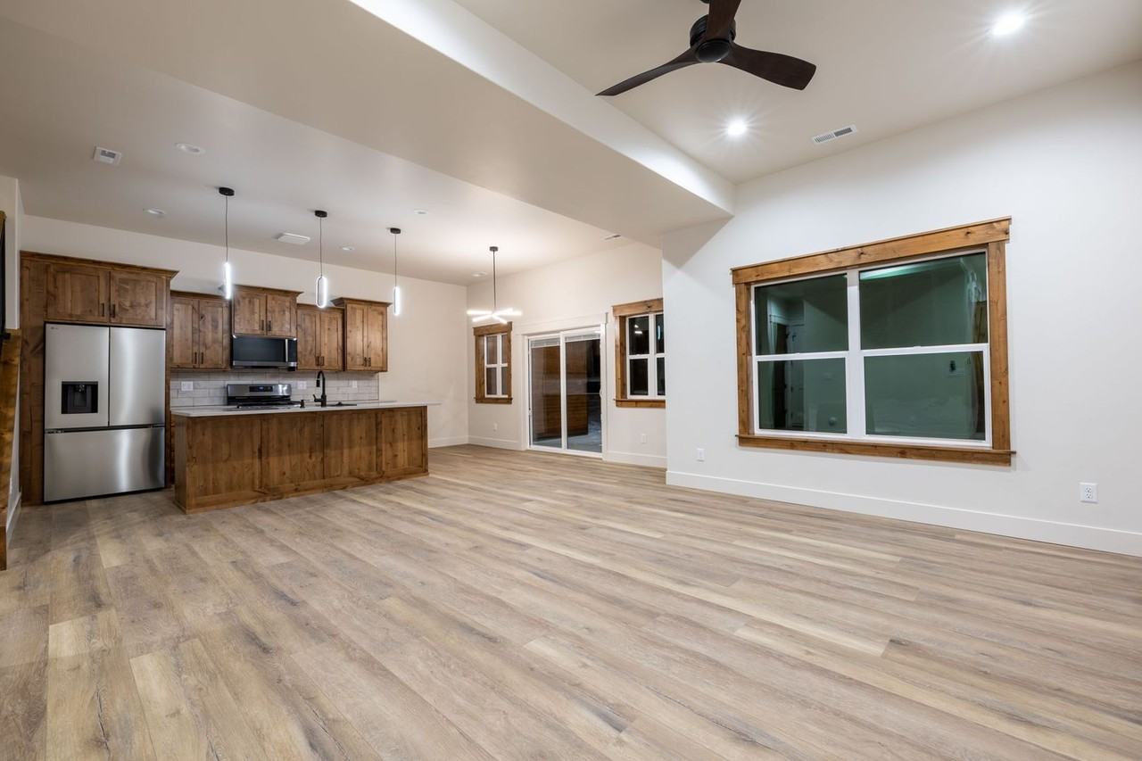 4347 Yeti Ln - Photo 4 of 21