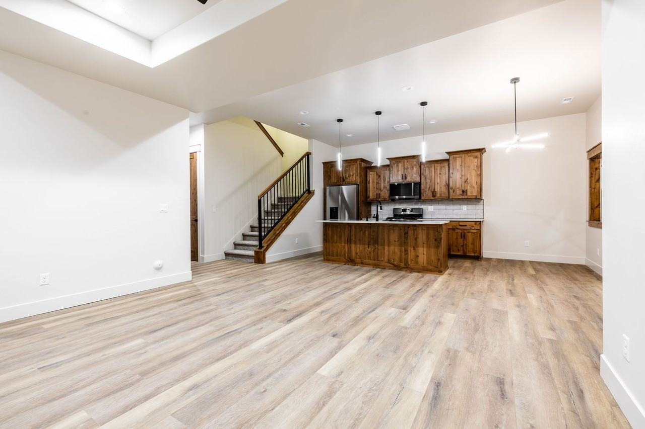 4347 Yeti Ln - Photo 5 of 21