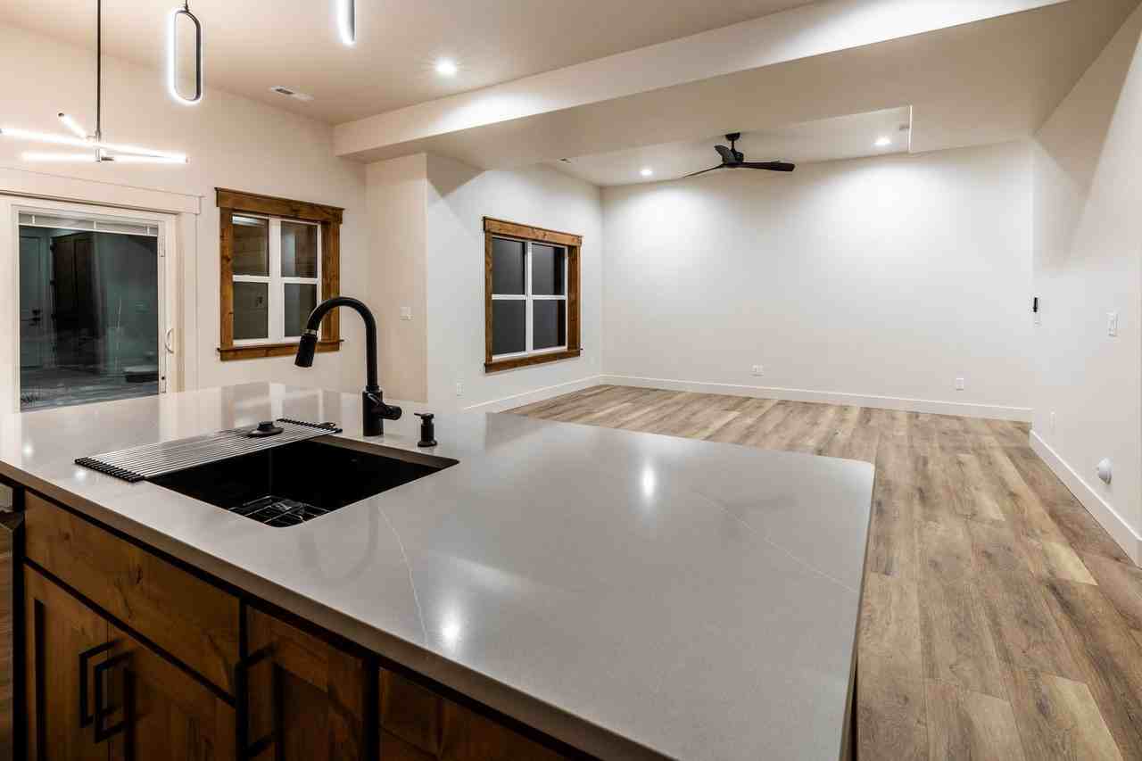 4347 Yeti Ln - Photo 6 of 21