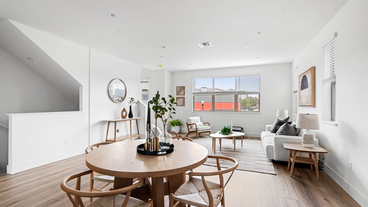 2806 Chattleton Ln - Photo 3 of 29