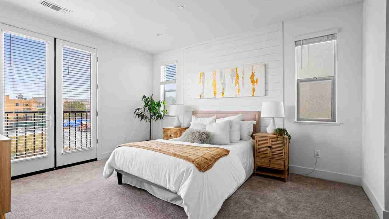 2806 Chattleton Ln - Photo 6 of 29