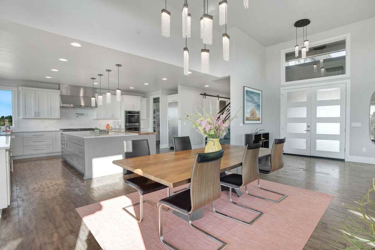 19280 Christopher Ct - Photo 3 of 22