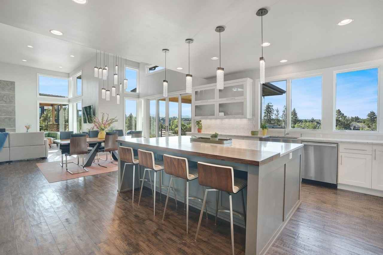 19280 Christopher Ct - Photo 4 of 22