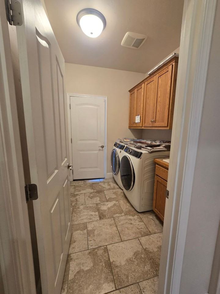 3835 Valinda Way - Photo 7 of 9