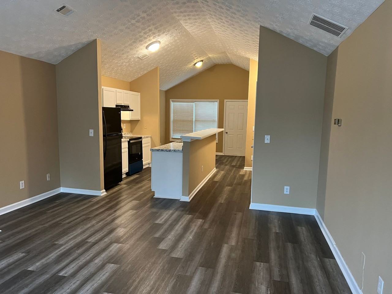 5200 Alexander Street - Photo 3 of 15